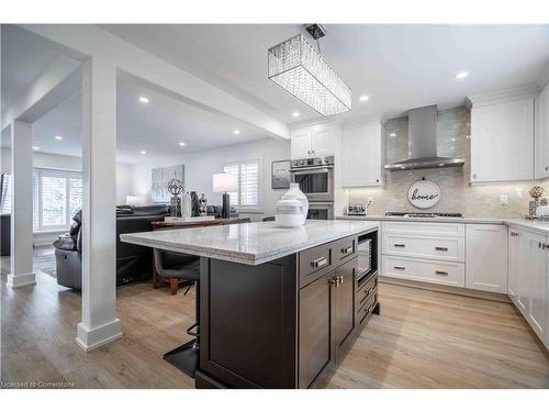 35 Quincy Court, Hamilton, ON - Indoor Photo Showing Kitchen With Upgraded Kitchen