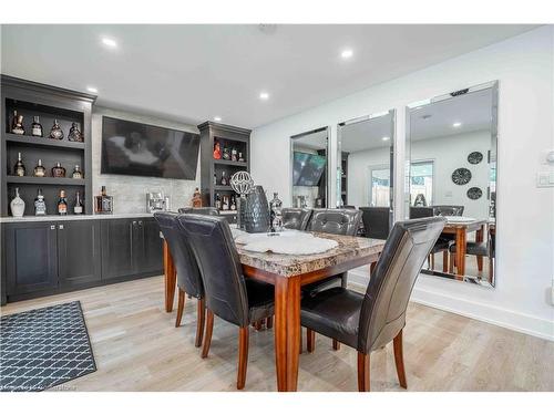 35 Quincy Court, Hamilton, ON - Indoor Photo Showing Dining Room