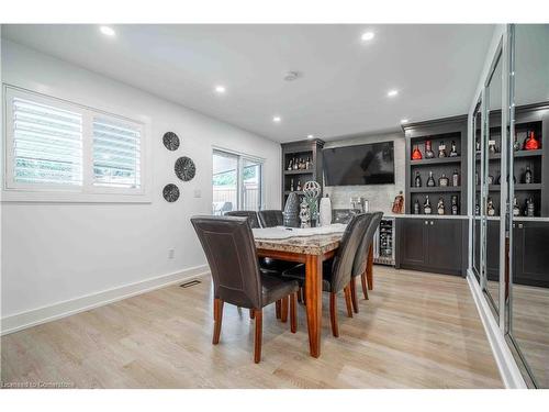 35 Quincy Court, Hamilton, ON - Indoor Photo Showing Dining Room