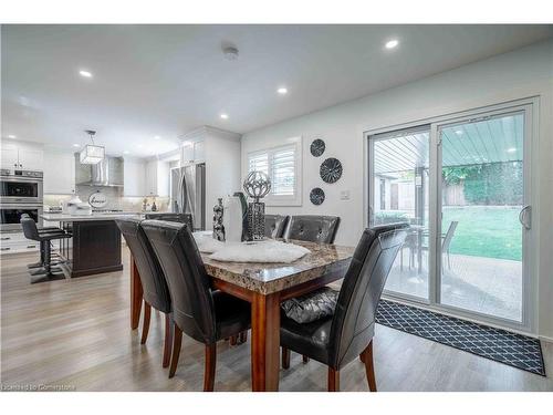 35 Quincy Court, Hamilton, ON - Indoor Photo Showing Dining Room