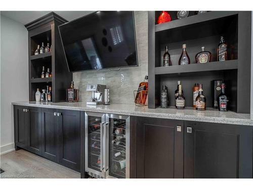 35 Quincy Court, Hamilton, ON - Indoor Photo Showing Kitchen