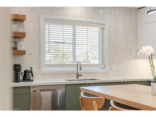 86 Gage Avenue N, Hamilton, ON - Indoor Photo Showing Kitchen