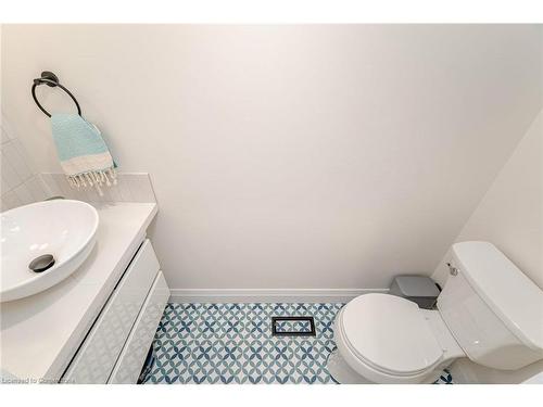 86 Gage Avenue N, Hamilton, ON - Indoor Photo Showing Bathroom