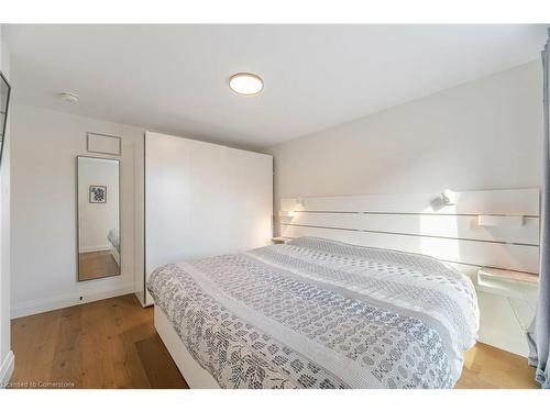 86 Gage Avenue N, Hamilton, ON - Indoor Photo Showing Bedroom