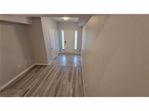 9 Ladybell Lane Lane, Hamilton, ON - Indoor Photo Showing Other Room