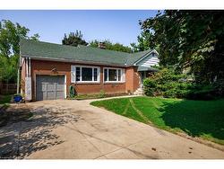 735 Montgomery Drive  Hamilton, ON L9G 3H6