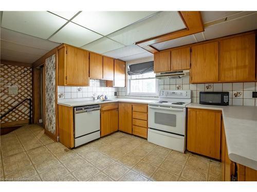 735 Montgomery Drive, Hamilton, ON - Indoor Photo Showing Kitchen