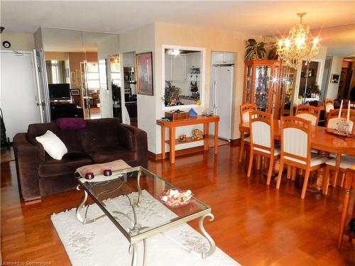 1512-500 Green Road, Stoney Creek, ON - Indoor Photo Showing Living Room