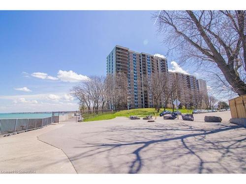 1512-500 Green Road, Stoney Creek, ON - Outdoor