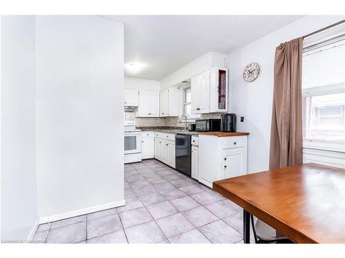 50 Toby Crescent, Hamilton, ON - Indoor Photo Showing Kitchen