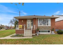 814 Tenth Avenue  Hamilton, ON L8T 2G6