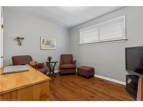 814 Tenth Avenue, Hamilton, ON - Indoor