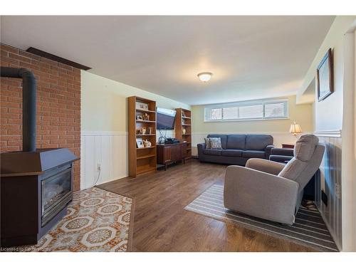 814 Tenth Avenue, Hamilton, ON - Indoor Photo Showing Living Room With Fireplace