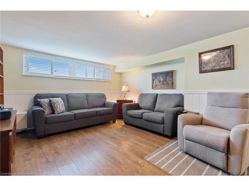 814 Tenth Avenue, Hamilton, ON - Indoor Photo Showing Living Room