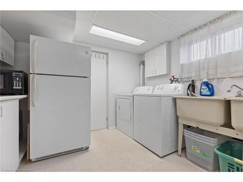 814 Tenth Avenue, Hamilton, ON - Indoor Photo Showing Laundry Room