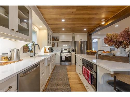 4028 River Road Road, Caledonia, ON - Indoor Photo Showing Kitchen With Upgraded Kitchen