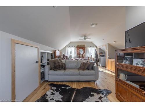 4028 River Road Road, Caledonia, ON - Indoor Photo Showing Living Room