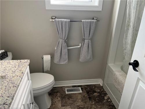 138 Concession Road W, Dunnville, ON - Indoor Photo Showing Bathroom