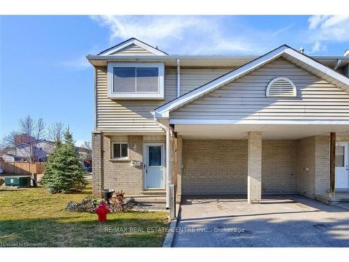 1-125 Sekura Crescent, Waterloo, ON - Outdoor