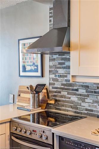 1401-150 Charlton Avenue E, Hamilton, ON - Indoor Photo Showing Kitchen