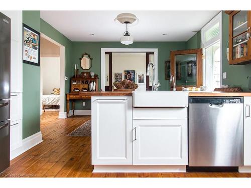 1083 Colborne Street E, Brantford, ON - Indoor Photo Showing Kitchen