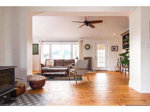 1083 Colborne Street E, Brantford, ON - Indoor Photo Showing Living Room