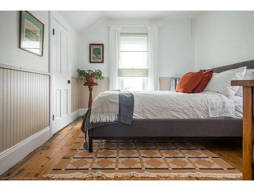 1083 Colborne Street E, Brantford, ON - Indoor Photo Showing Bedroom