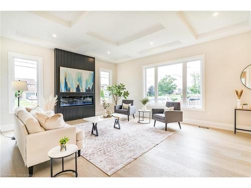 1 West Avenue, Stoney Creek, ON - Indoor Photo Showing Living Room