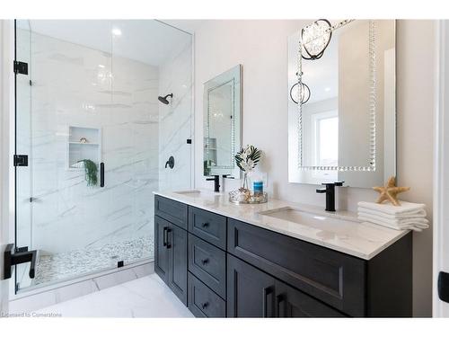 1 West Avenue, Stoney Creek, ON - Indoor Photo Showing Bathroom