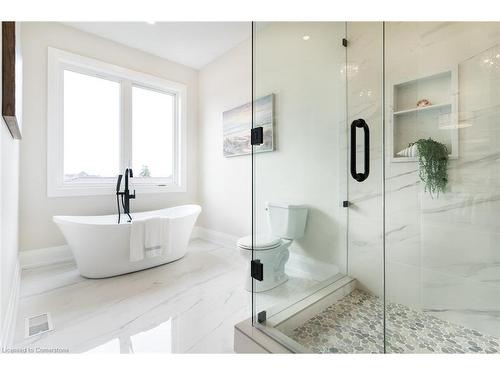 1 West Avenue, Stoney Creek, ON - Indoor Photo Showing Bathroom