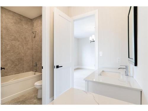 1 West Avenue, Stoney Creek, ON - Indoor Photo Showing Bathroom