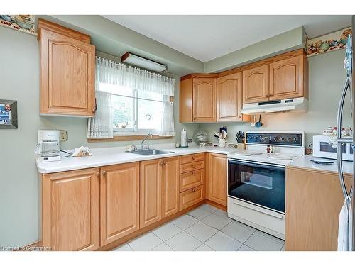 290 Upper Paradise Road, Hamilton, ON - Indoor Photo Showing Kitchen