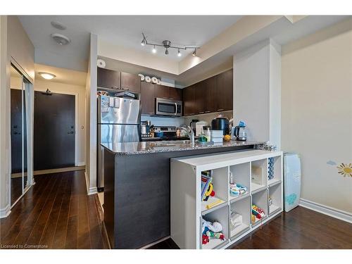 1004-385 Prince Of Wales Drive, Mississauga, ON - Indoor Photo Showing Kitchen