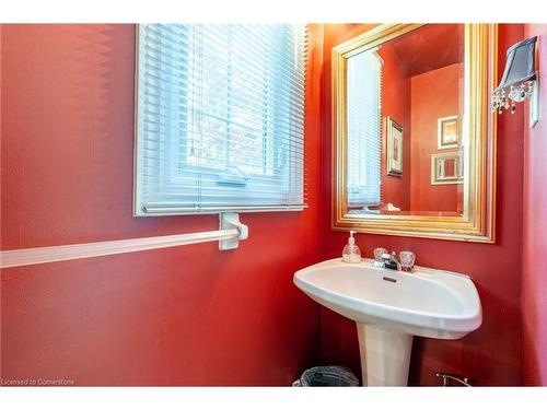 4-286 Hamilton Drive, Ancaster, ON - Indoor Photo Showing Bathroom