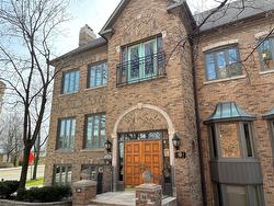 100-34 Village Centre Place Place  Mississauga, ON L4Z 1V9