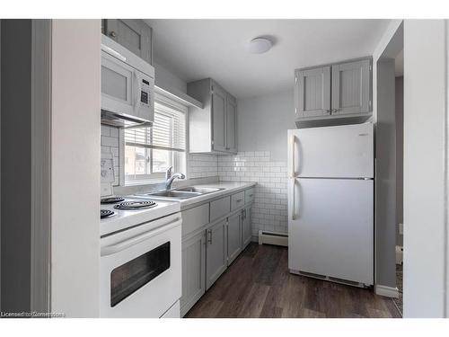 1-8 Cleveland Street, Thorold, ON - Indoor Photo Showing Kitchen With Double Sink