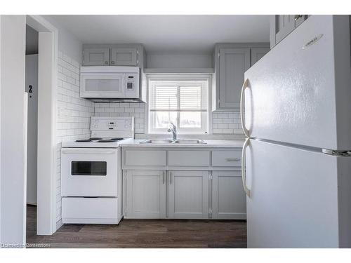 1-8 Cleveland Street, Thorold, ON - Indoor Photo Showing Kitchen With Double Sink