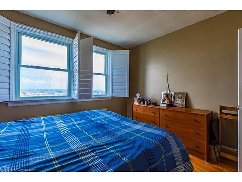 405C-5 East 36Th Street, Hamilton, ON - Indoor Photo Showing Bedroom