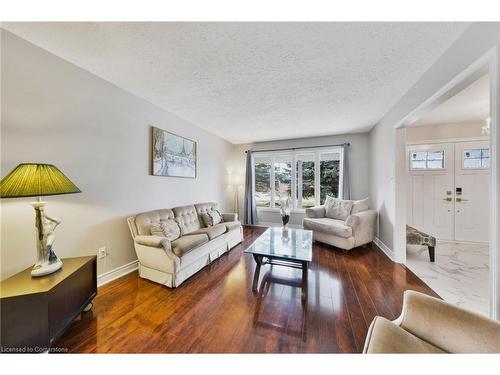 245 Stadacona Avenue, Ancaster, ON - Indoor Photo Showing Living Room