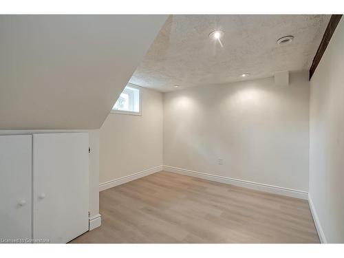 1452 Augustine Drive, Burlington, ON - Indoor Photo Showing Other Room