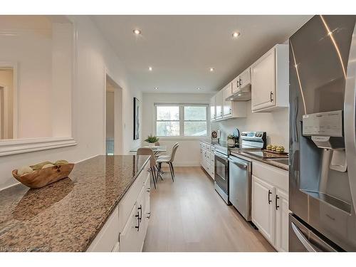 1452 Augustine Drive, Burlington, ON - Indoor Photo Showing Kitchen With Upgraded Kitchen