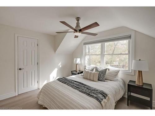 1452 Augustine Drive, Burlington, ON - Indoor Photo Showing Bedroom