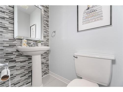 70 Lakecrest Trail, Brampton, ON - Indoor Photo Showing Bathroom