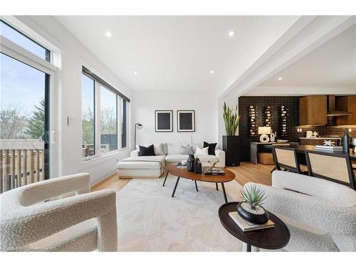 72 Melbourne Street, Hamilton, ON - Indoor Photo Showing Living Room