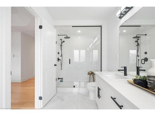 72 Melbourne Street, Hamilton, ON - Indoor Photo Showing Bathroom