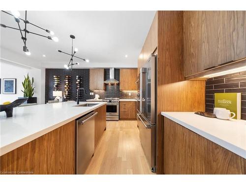 72 Melbourne Street, Hamilton, ON - Indoor Photo Showing Kitchen With Stainless Steel Kitchen With Upgraded Kitchen