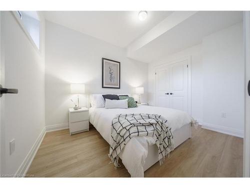 72 Melbourne Street, Hamilton, ON - Indoor Photo Showing Bedroom