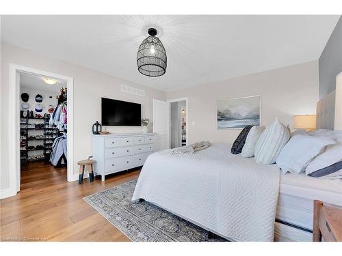 53 Diana Avenue, Grimsby, ON - Indoor Photo Showing Bedroom