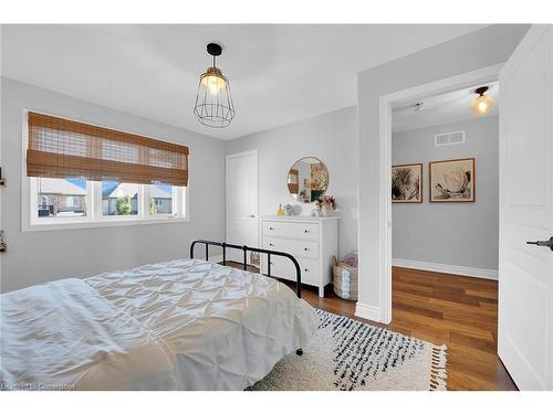 53 Diana Avenue, Grimsby, ON - Indoor Photo Showing Bedroom