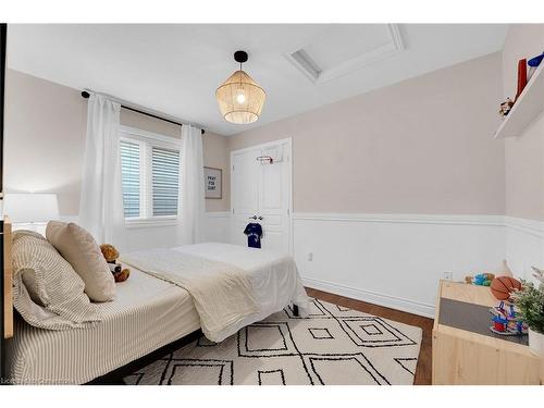 53 Diana Avenue, Grimsby, ON - Indoor Photo Showing Bedroom